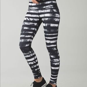 Lululemon Wunder Under Full-On Luon Size 4